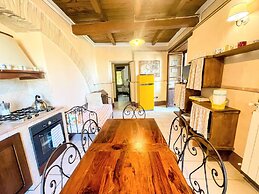 Spoleto Poolside - Sleeps 24