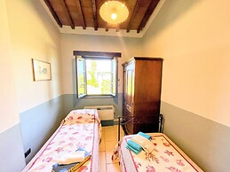 Spoleto Poolside - Sleeps 24