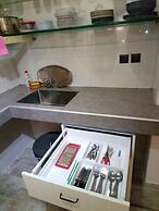 Private Yard Downtown Apartment D2