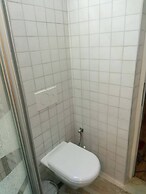 Private Yard Downtown Apartment D2