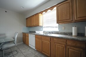 Newark Liberty Gem Brick House - Apt 3
