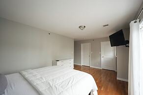 Newark Liberty Gem Brick House - Apt 3