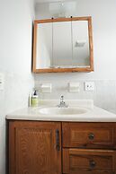 Newark Liberty Gem Brick House - Apt 3