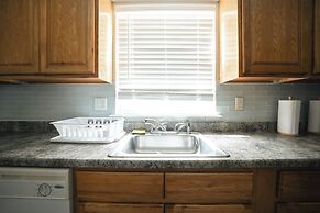 Newark Liberty Gem Brick House - Apt 3