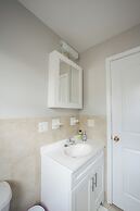 Newark Liberty Gem Brick House - Apt 3