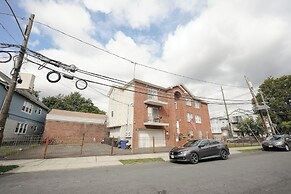 Newark Liberty Gem Brick House - Apt 3