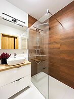 Luxury Apartment on Drewnowska Street