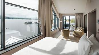 Season Hotel