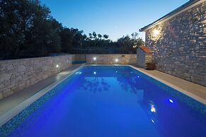 Solar Holiday House Martina