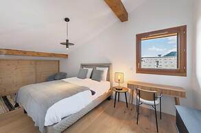 4 Bedroom Duplex With Large Balcony and Parking