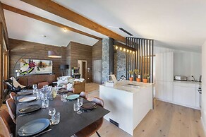 4 Bedroom Duplex With Large Balcony and Parking
