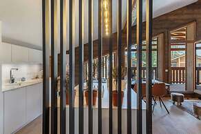 4 Bedroom Duplex With Large Balcony and Parking