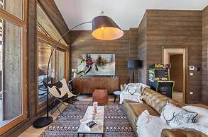 4 Bedroom Duplex With Large Balcony and Parking