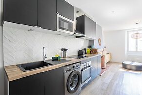 Charming 1 Bed/4floor Apartment Marseille Notre Dame Du Mont