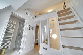 Amazing Historical Parisien Town House Next TO Louvre Area !