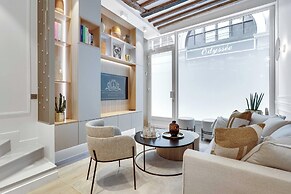 Amazing Historical Parisien Town House Next TO Louvre Area !