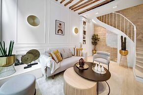Amazing Historical Parisien Town House Next TO Louvre Area !