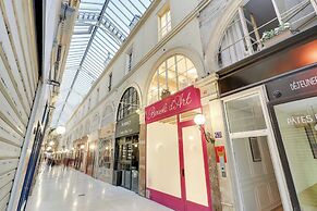 Amazing Historical Parisien Town House Next TO Louvre Area !