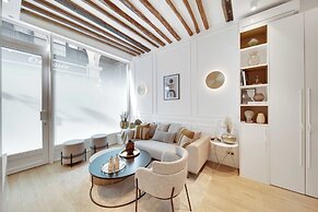 Amazing Historical Parisien Town House Next TO Louvre Area !
