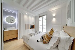 Amazing Historical Parisien Town House Next TO Louvre Area !