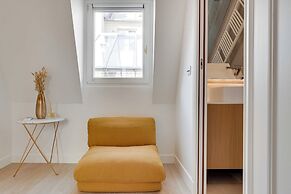 Amazing Historical Parisien Town House Next TO Louvre Area !