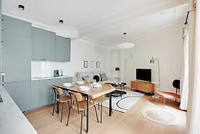 Authentic Apartment - 3br/8p - Clignancourt