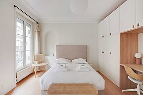 Authentic Apartment - 3br/8p - Clignancourt