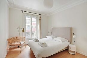 Authentic Apartment - 3br/8p - Clignancourt