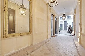 Authentic Apartment - 1br/4p - Near the Louvre