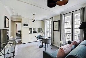 Authentic Apartment - 1br/4p - Near the Louvre