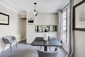 Authentic Apartment - 1br/4p - Near the Louvre
