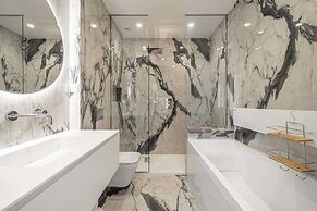 Luxury Renovated 4-room Apartment - rue Hoche - Bourgeois Building