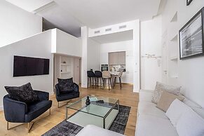 Luxury Renovated 4-room Apartment - rue Hoche - Bourgeois Building