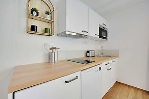 Elegant Apartment With Rooftop - 1br/4p - Vanves