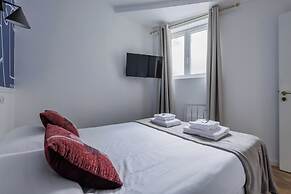 Chic, Comfortable Flat Near rue Montmartre