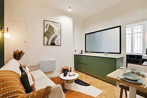 Chic Hotel-1br/4p In the Heart of the Palais Royal