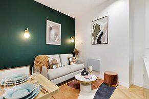 Chic Hotel-1br/4p In the Heart of the Palais Royal