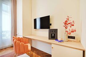 Chic Hotel-1br/4p In the Heart of the Palais Royal