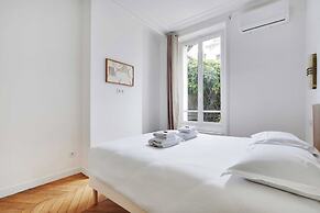 Elegant in Neuilly-sur-seine: A Charming Retreat