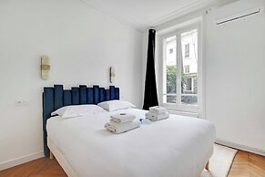 Elegant in Neuilly-sur-seine: A Charming Retreat