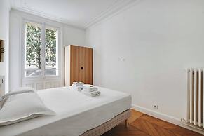 Elegant in Neuilly-sur-seine: A Charming Retreat