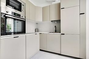 Elegant in Neuilly-sur-seine: A Charming Retreat