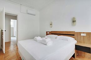 Elegant in Neuilly-sur-seine: A Charming Retreat