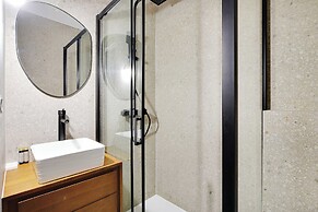 Elegant in Neuilly-sur-seine: A Charming Retreat