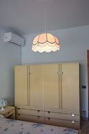 Apt Pinnacchio With Ac Near Sea