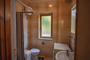 Apt Pinnacchio With Ac Near Sea