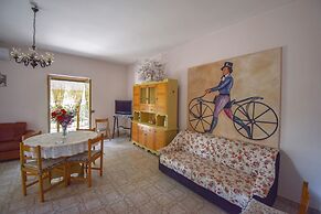 Apt Pinnacchio With Ac Near Sea