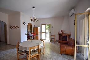 Apt Pinnacchio With Ac Near Sea