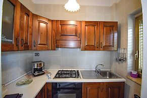 Apt Pinnacchio With Ac Near Sea