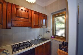 Apt Pinnacchio With Ac Near Sea